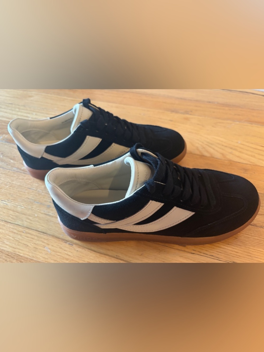 Vince Oasis Sneakers black suede Sz 6.5